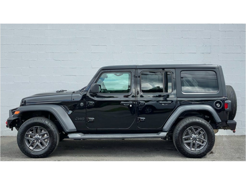 2025 Jeep Wrangler 4-Door Summit 4x4