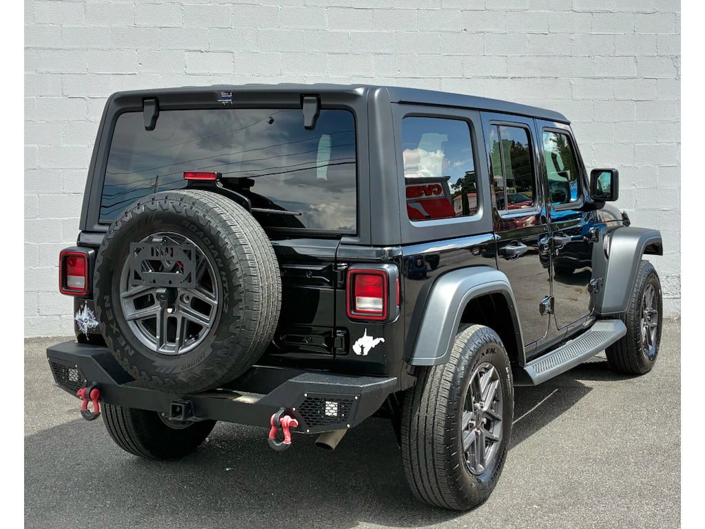 2025 Jeep Wrangler 4-Door Summit 4x4