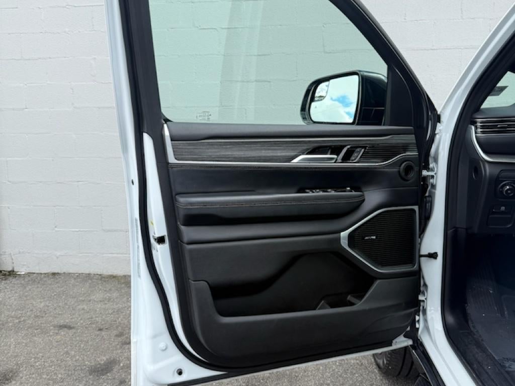 2024 Jeep Wagoneer L Series II 4x4