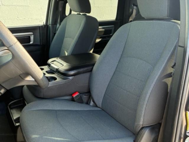 2024 RAM 1500 Classic Warlock Crew Cab 4x4 5'7' Box