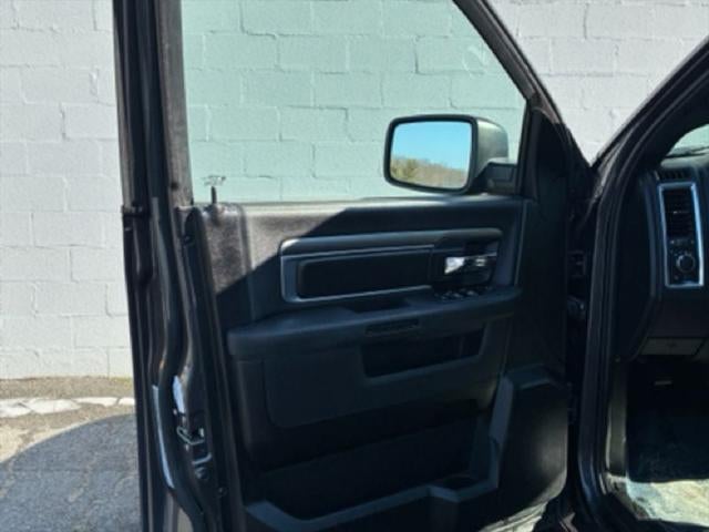 2024 RAM 1500 Classic Warlock Crew Cab 4x4 5'7' Box