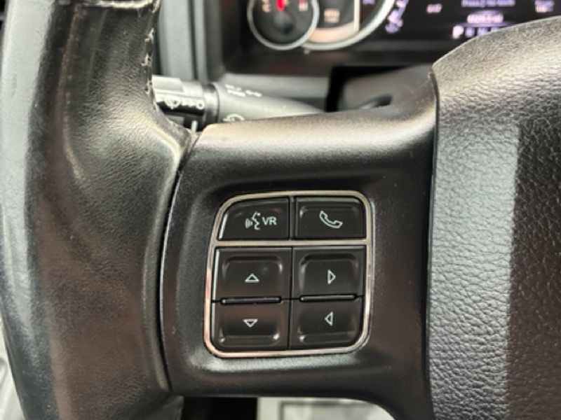 2017 RAM 1500 Big Horn Crew Cab 4x4 5'7' Box