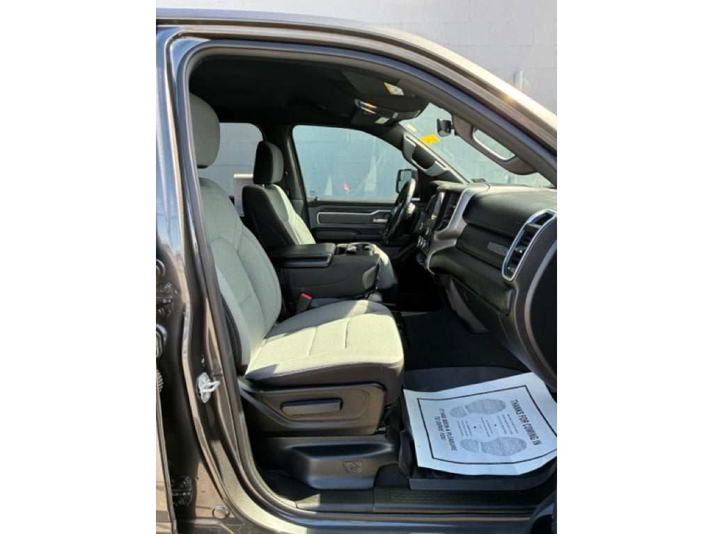 2022 RAM 1500 Big Horn Crew Cab 4x4 5'7' Box