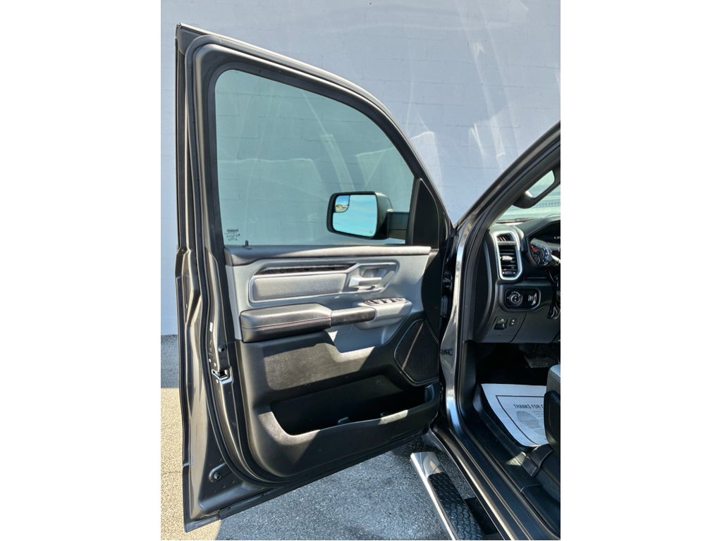 2022 RAM 1500 Big Horn Crew Cab 4x4 5'7' Box