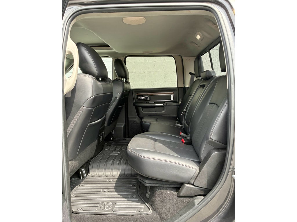 2018 RAM 2500 Laramie Crew Cab 4x4 6'4' Box