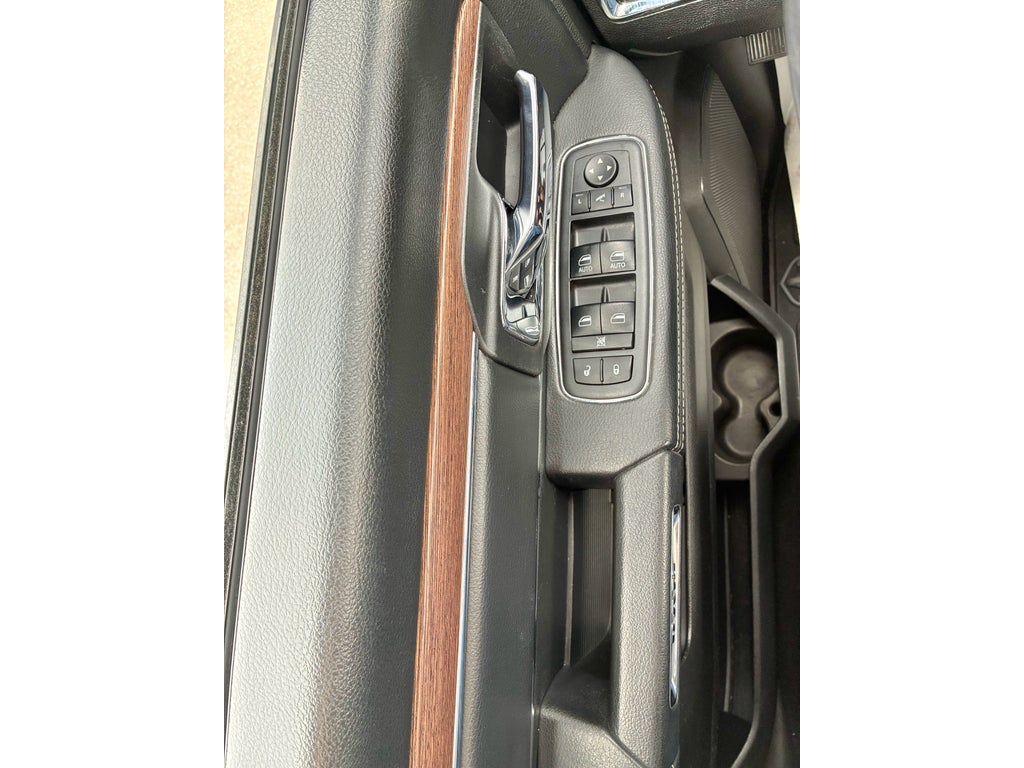 2018 RAM 2500 Laramie Crew Cab 4x4 6'4' Box