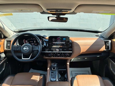 2023 Nissan Pathfinder Platinum 4WD