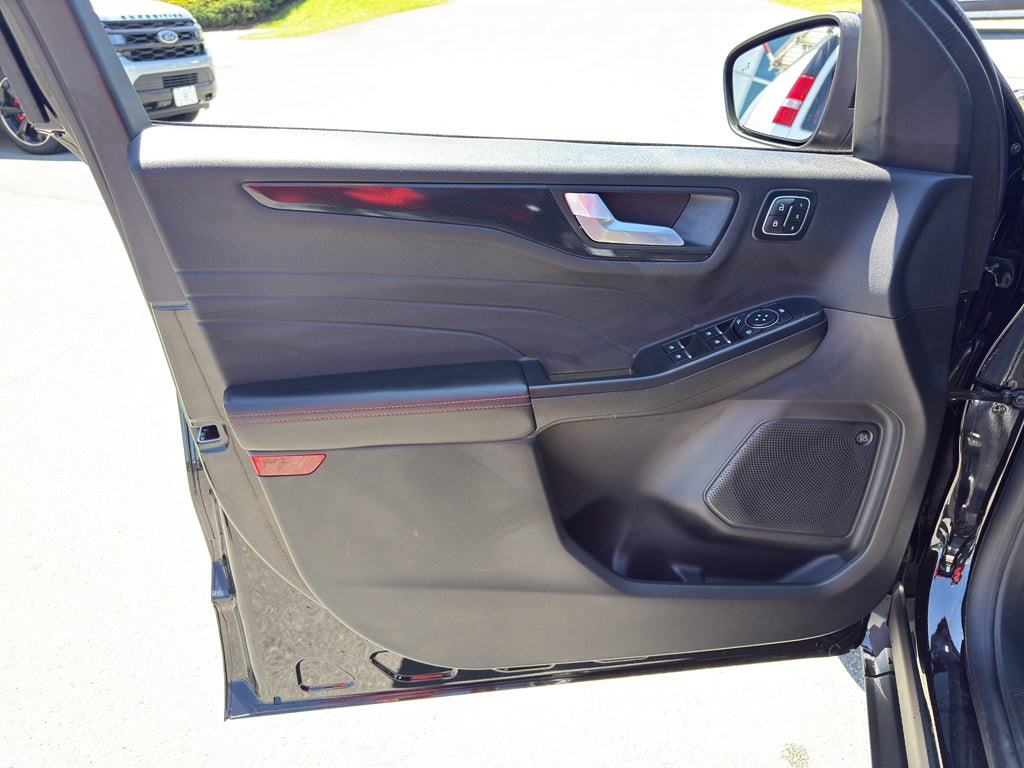 2025 Ford Escape ST-Line Elite
