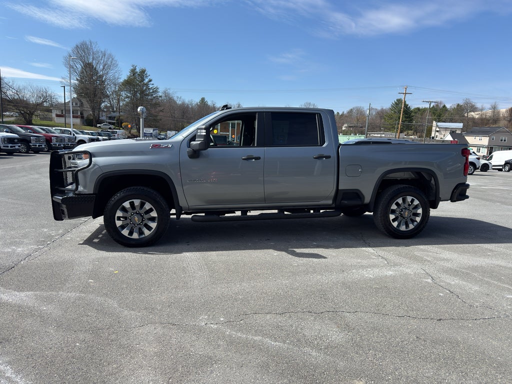 2025 Chevrolet Silverado Custom