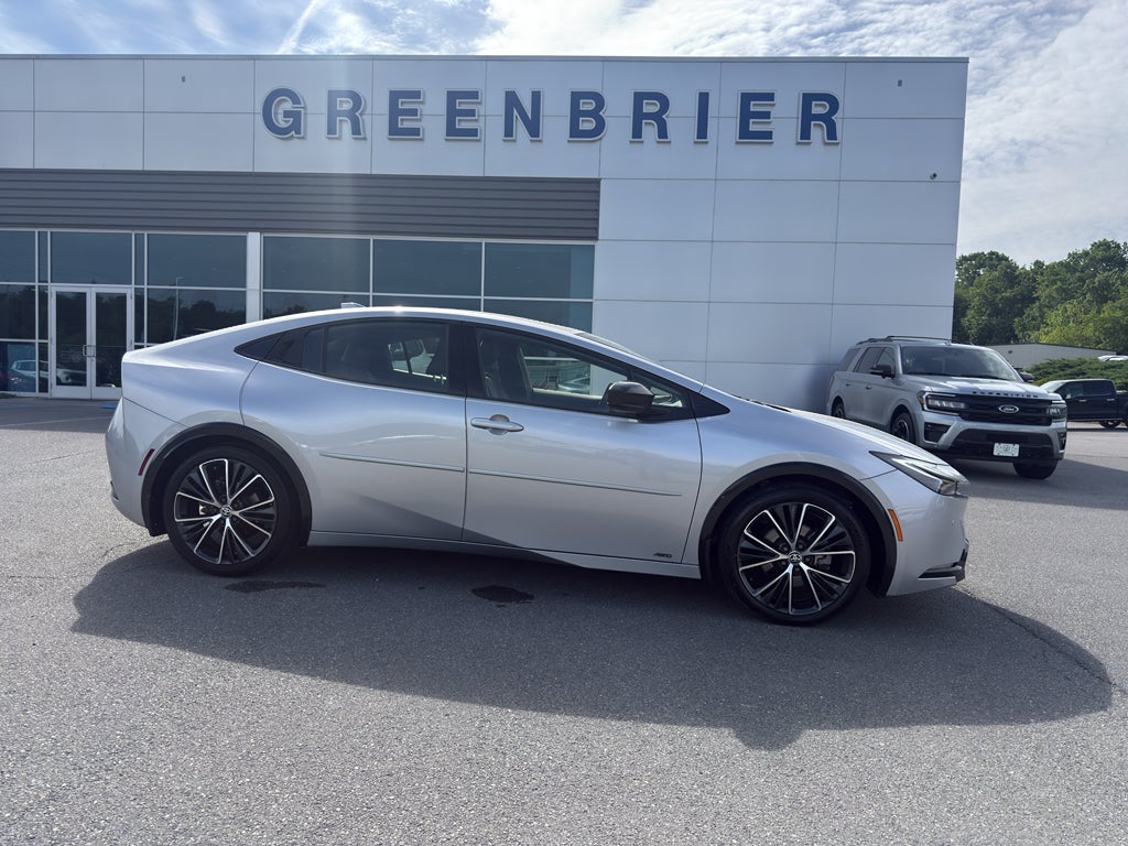2025 Toyota Prius XLE