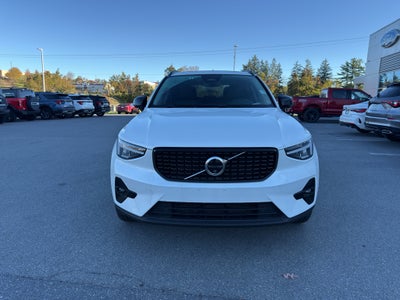 2024 Volvo XC40 Plus Dark Theme