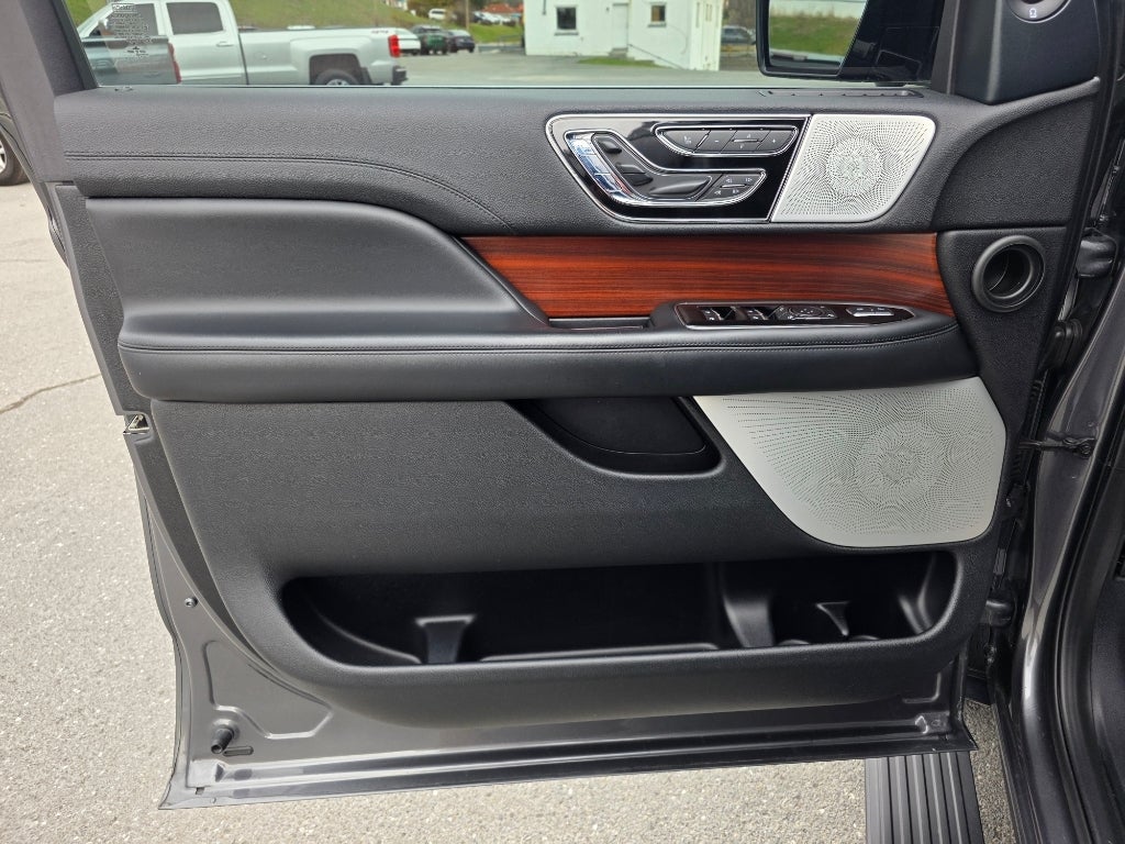 2021 Lincoln Navigator L Reserve