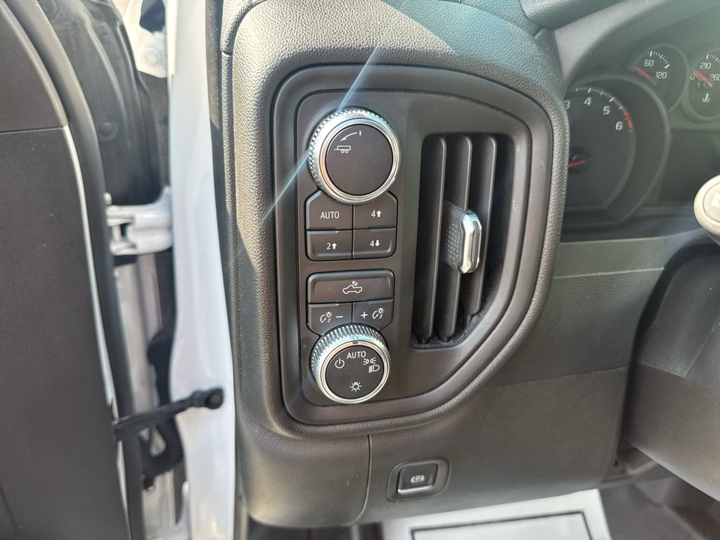 2024 GMC Sierra Pro