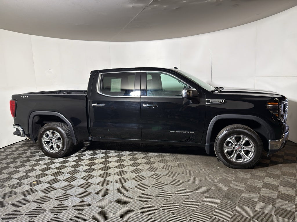 2024 GMC Sierra SLT