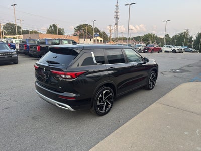 2023 Mitsubishi Outlander SE