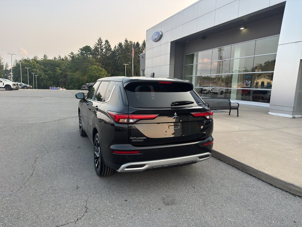 2023 Mitsubishi Outlander SE