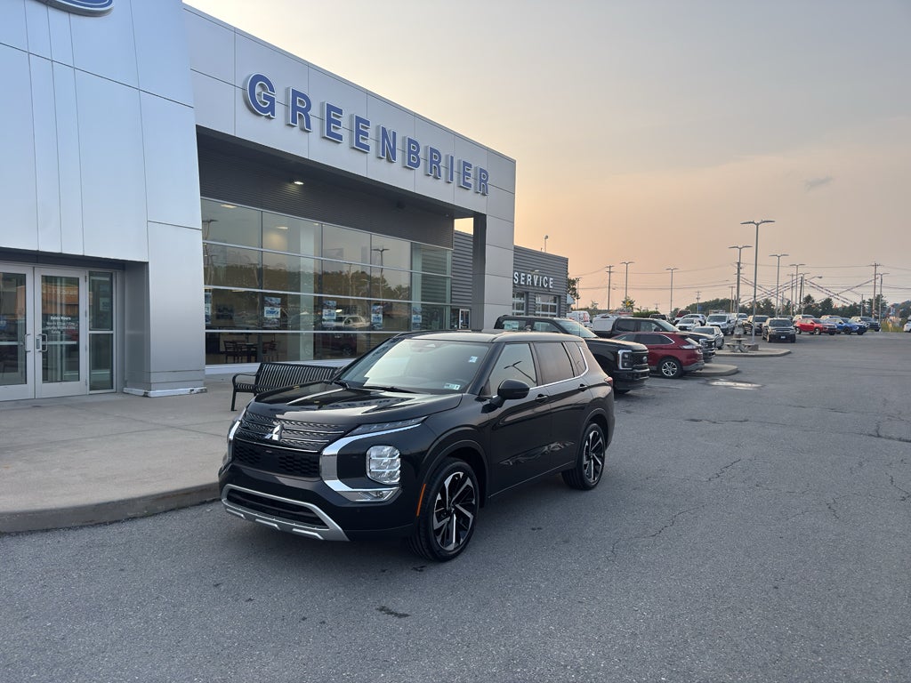 2023 Mitsubishi Outlander SE