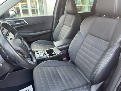 2023 Mitsubishi Outlander SE