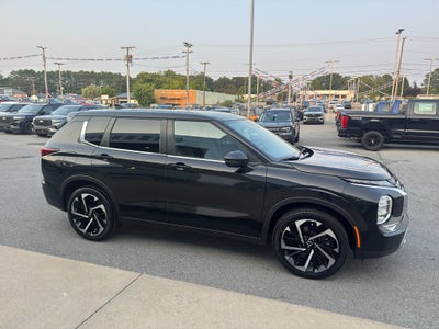 2023 Mitsubishi Outlander SE