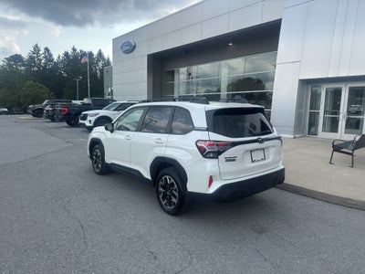 2025 Subaru Forester Premium