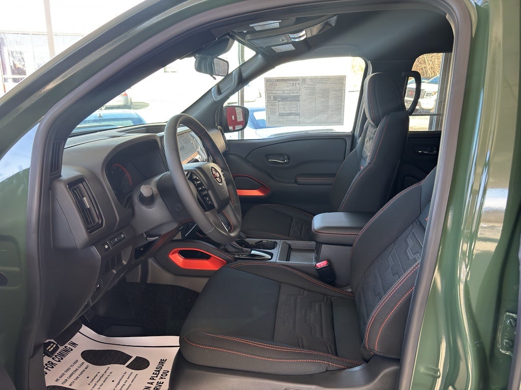 2025 Nissan Frontier SV