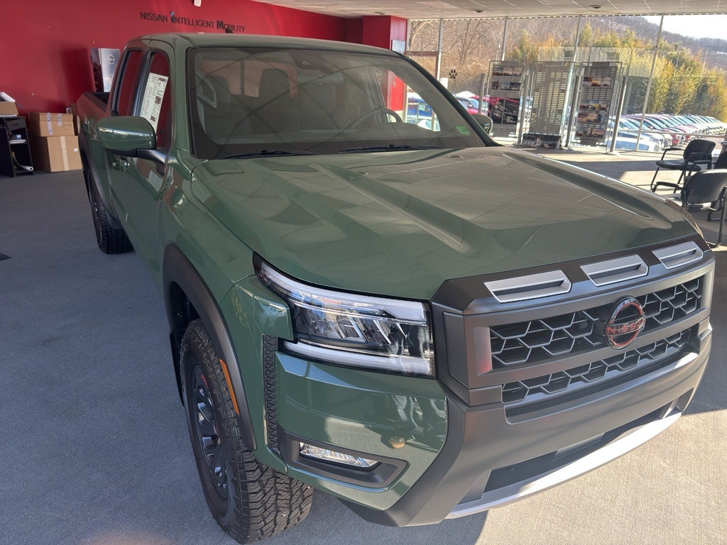 2025 Nissan Frontier SV