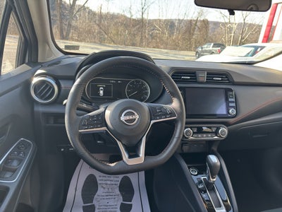 2025 Nissan Versa SR