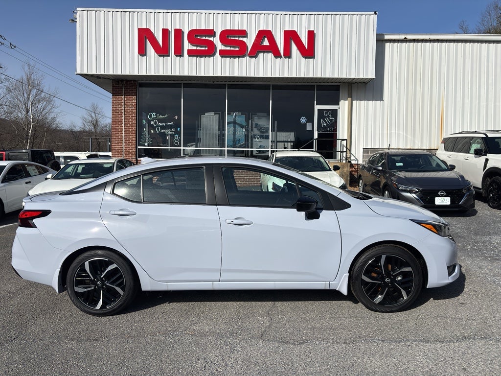 2025 Nissan Versa SR