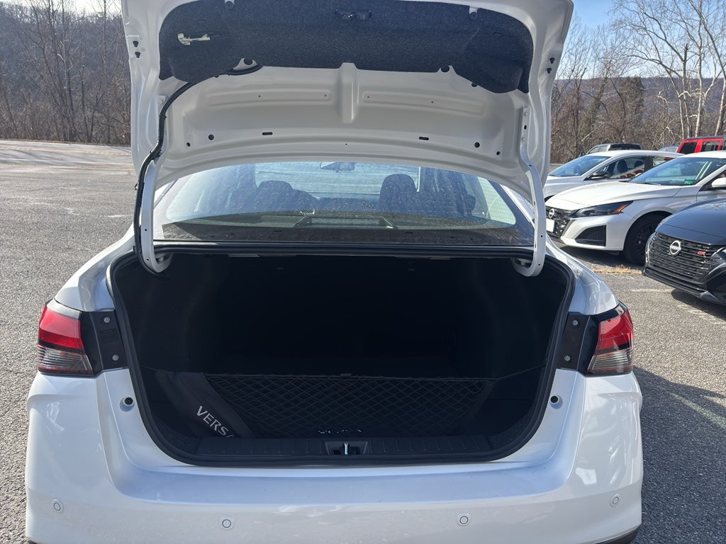 2025 Nissan Versa SR