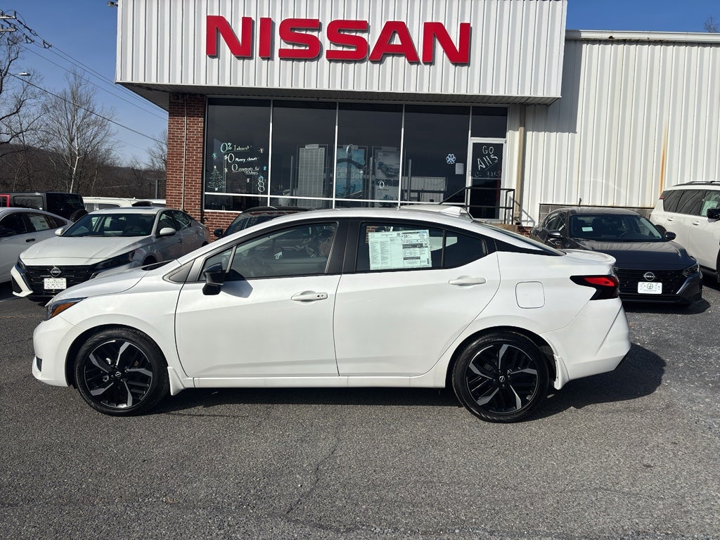 2025 Nissan Versa SR