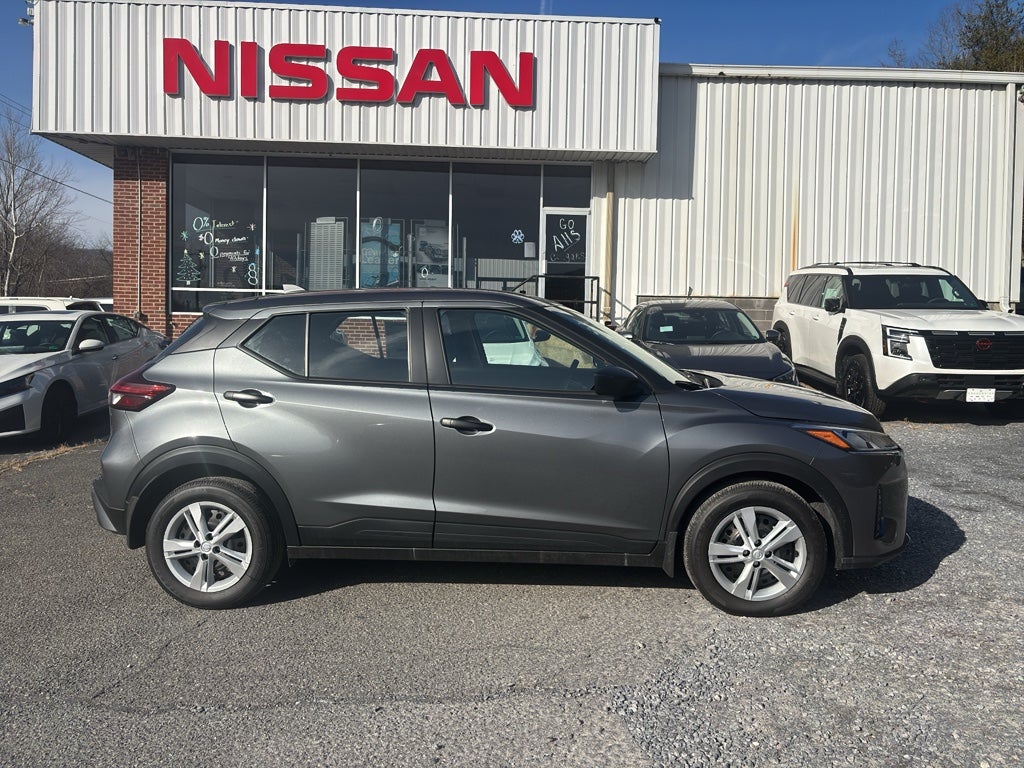 2025 Nissan Kicks Play S