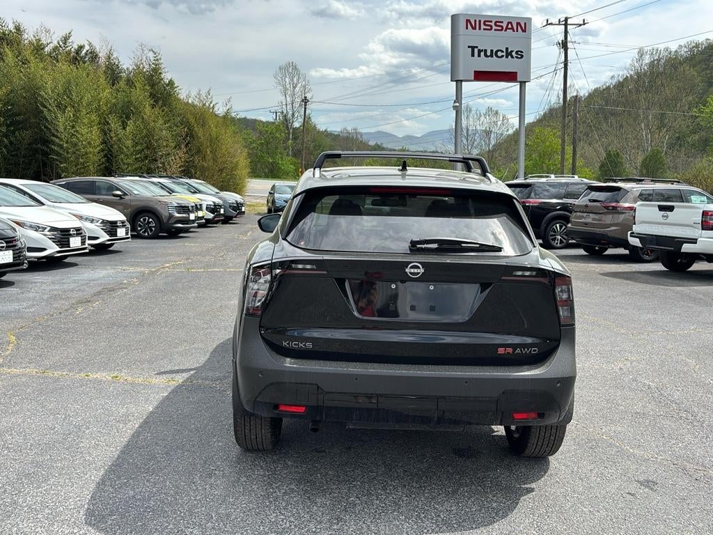 2025 Nissan Kicks SR