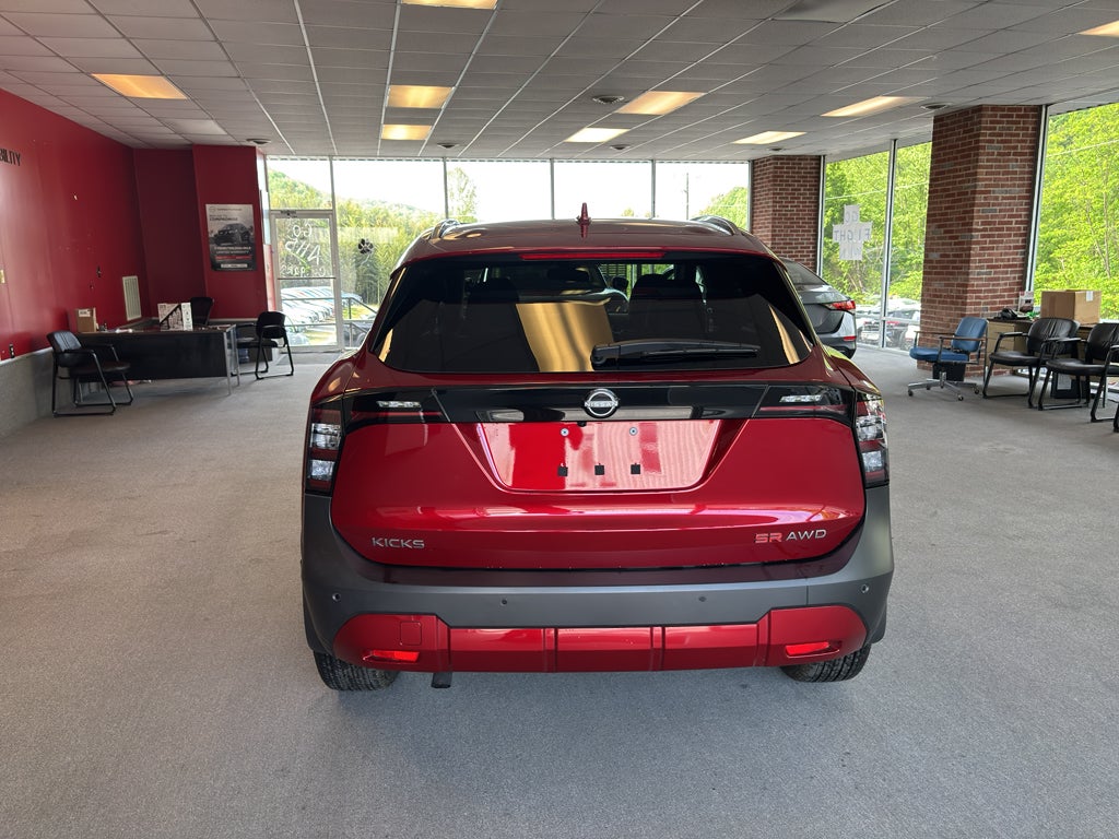 2025 Nissan Kicks SR