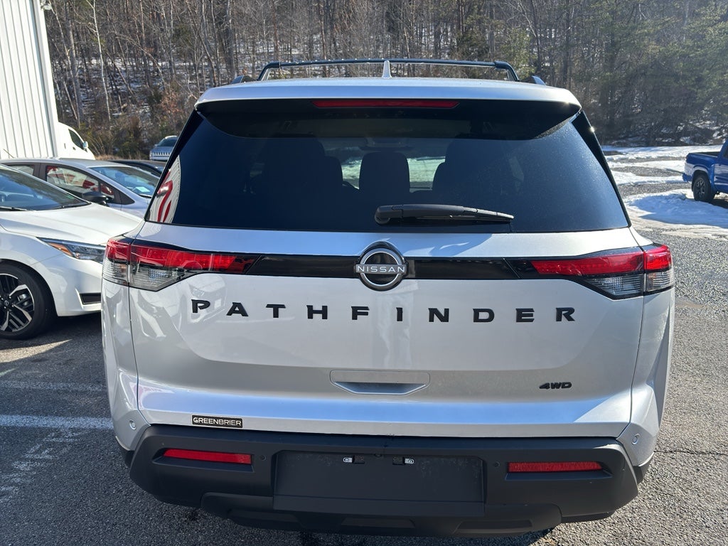 2025 Nissan Pathfinder SV