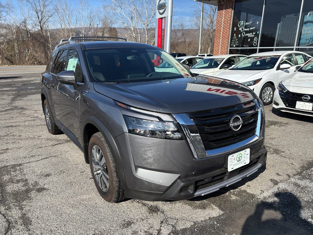 2025 Nissan Pathfinder SL