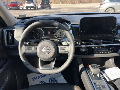 2025 Nissan Pathfinder SL