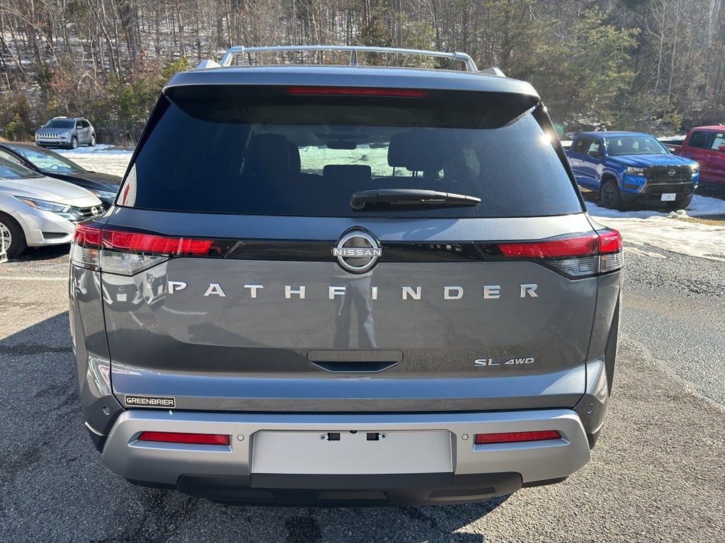 2025 Nissan Pathfinder SL