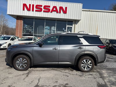 2025 Nissan Pathfinder SL
